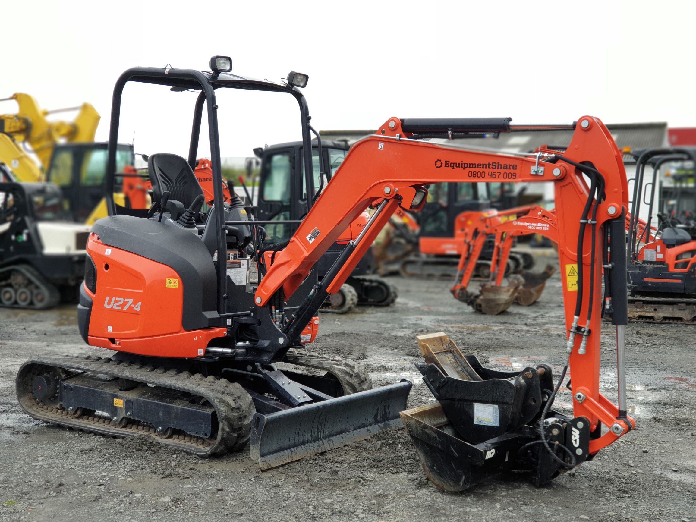 2.5T Excavator for hire in Auckland